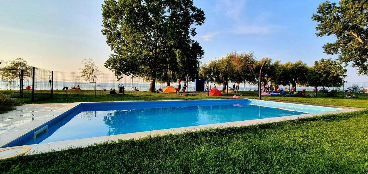 Elegant Apartman Siófok Esterno foto